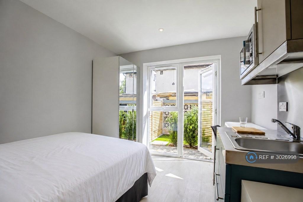 Apartment in London - View 2