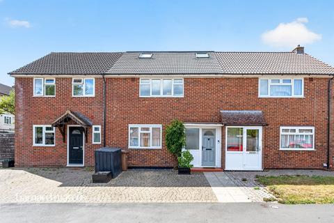 3 bedroom terraced house for sale, Marbles Way, Tadworth