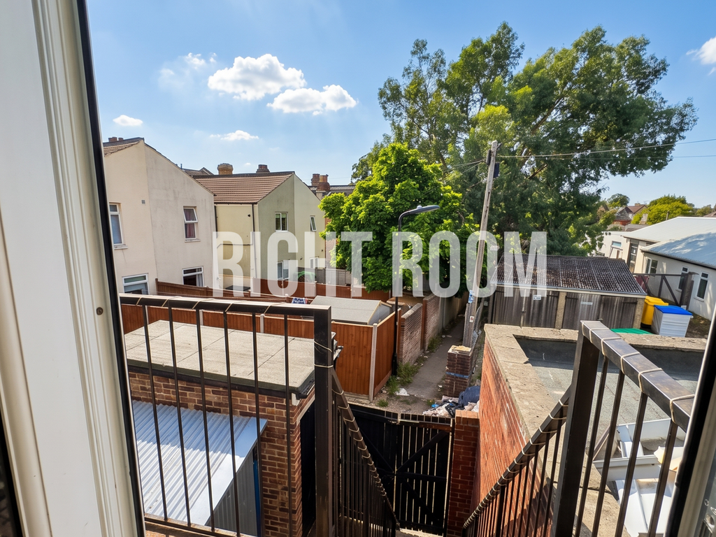 Apartment in Southampton - View 2