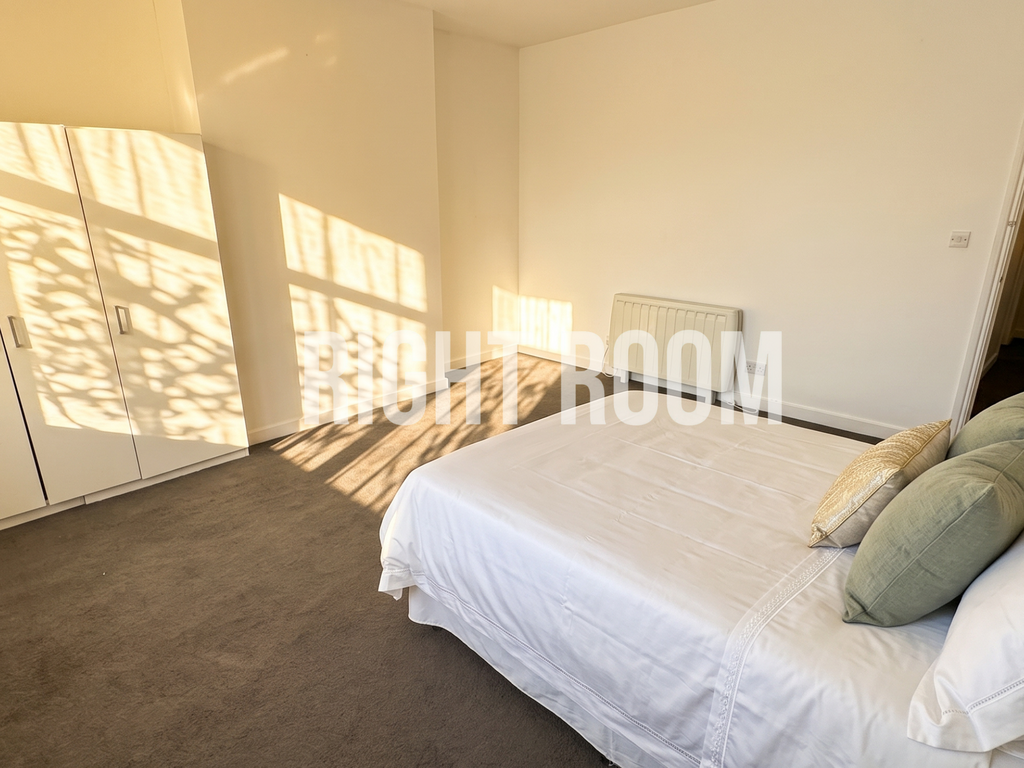 Apartment in Southampton - View 3