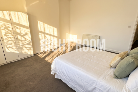2 bedroom flat to rent, 2 Bed Flat, Shirley High Street, Southampton SO15 3NG