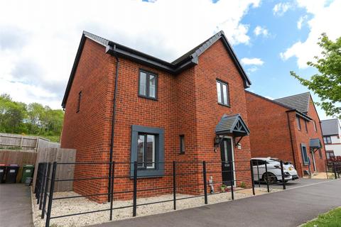 4 bedroom detached house to rent, Brookes Avenue, Newdale, Telford, Shropshire, TF3