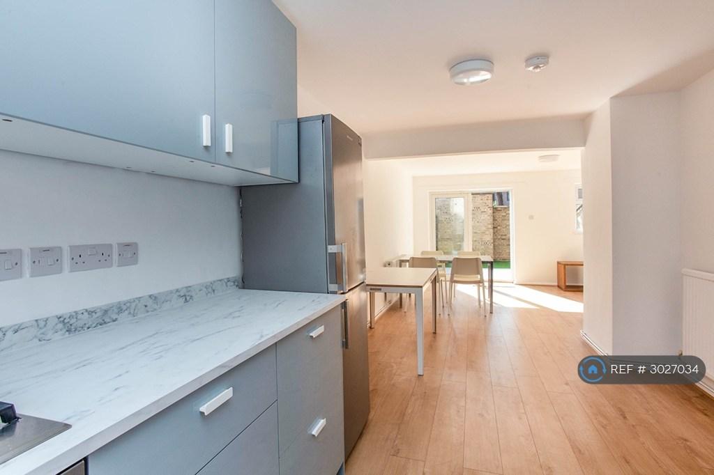 House in London - View 4