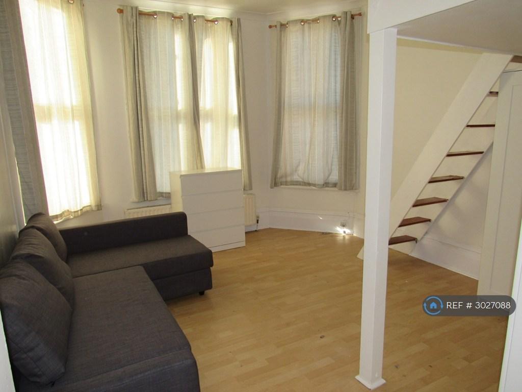 Apartment in London - View 2