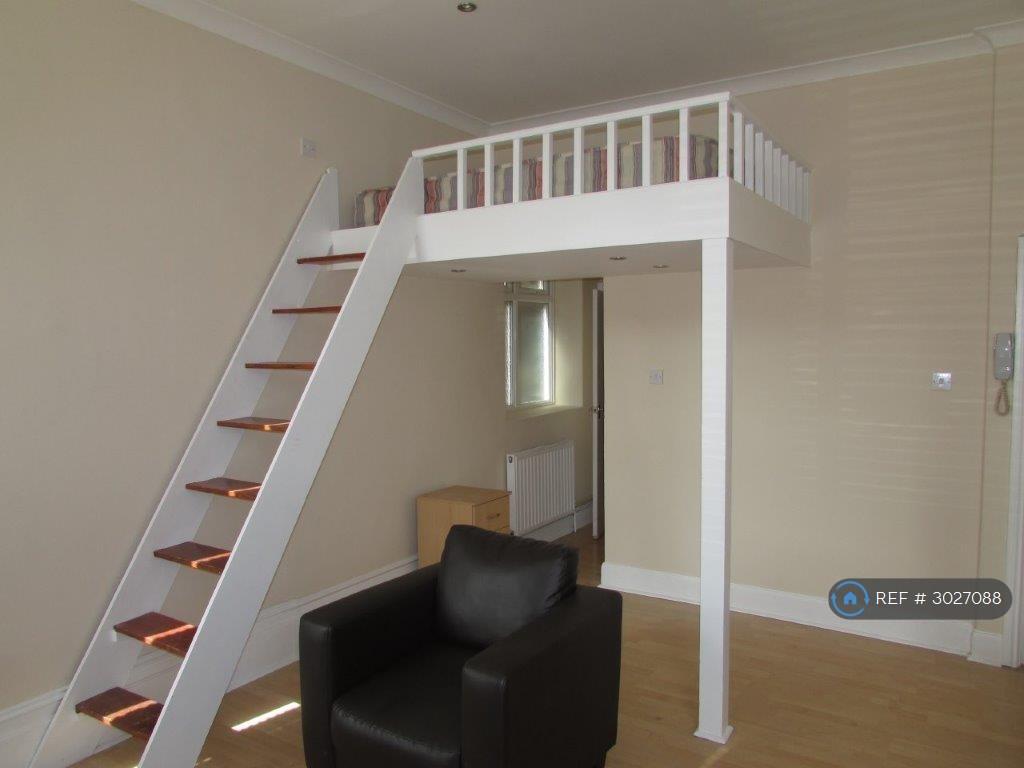 Apartment in London - View 3