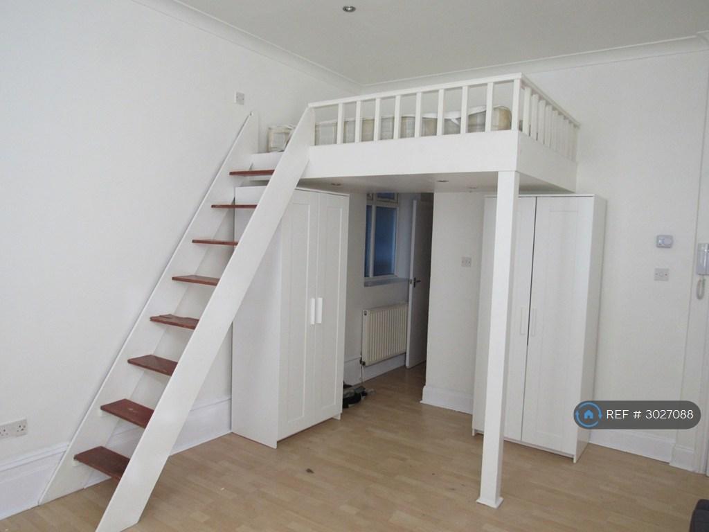Apartment in London - View 5