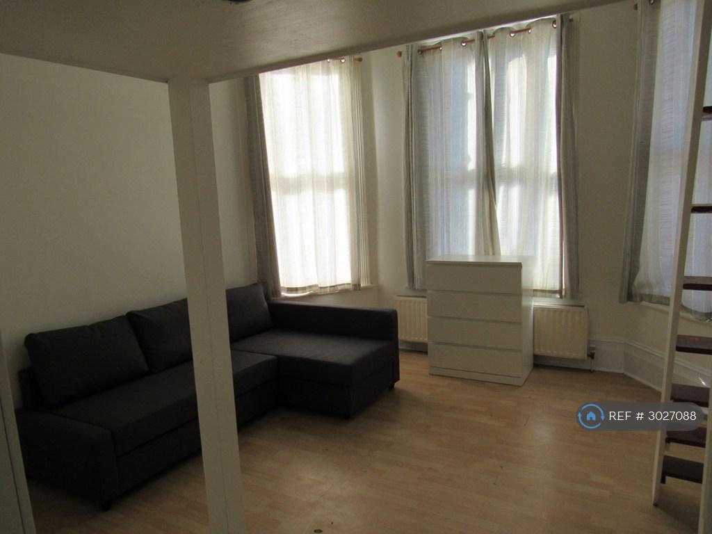 Apartment in London - More