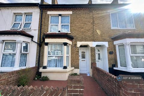 3 bedroom terraced house to rent, Northwood Road, London, CR7