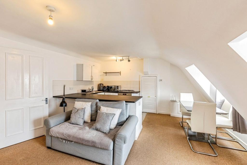 House in Bristol, Tyndall's Park, Spike Island - More