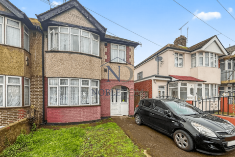 Willow Gardens, Hounslow