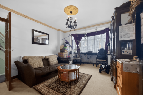 undefined, Willow Gardens, Hounslow