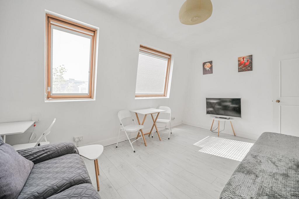 Apartment in London, Duckett's Green, Harringay - View 3