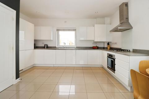 2 bedroom flat for sale, Buttercup Crescent, Emersons Green, Bristol, BS16