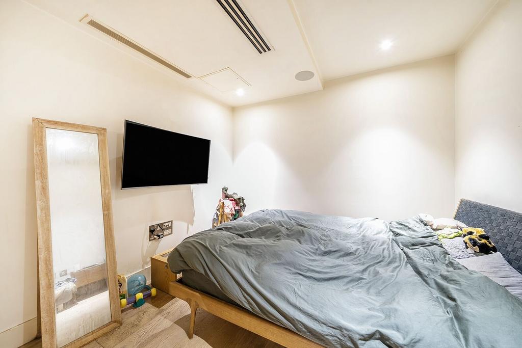 Apartment in London - More