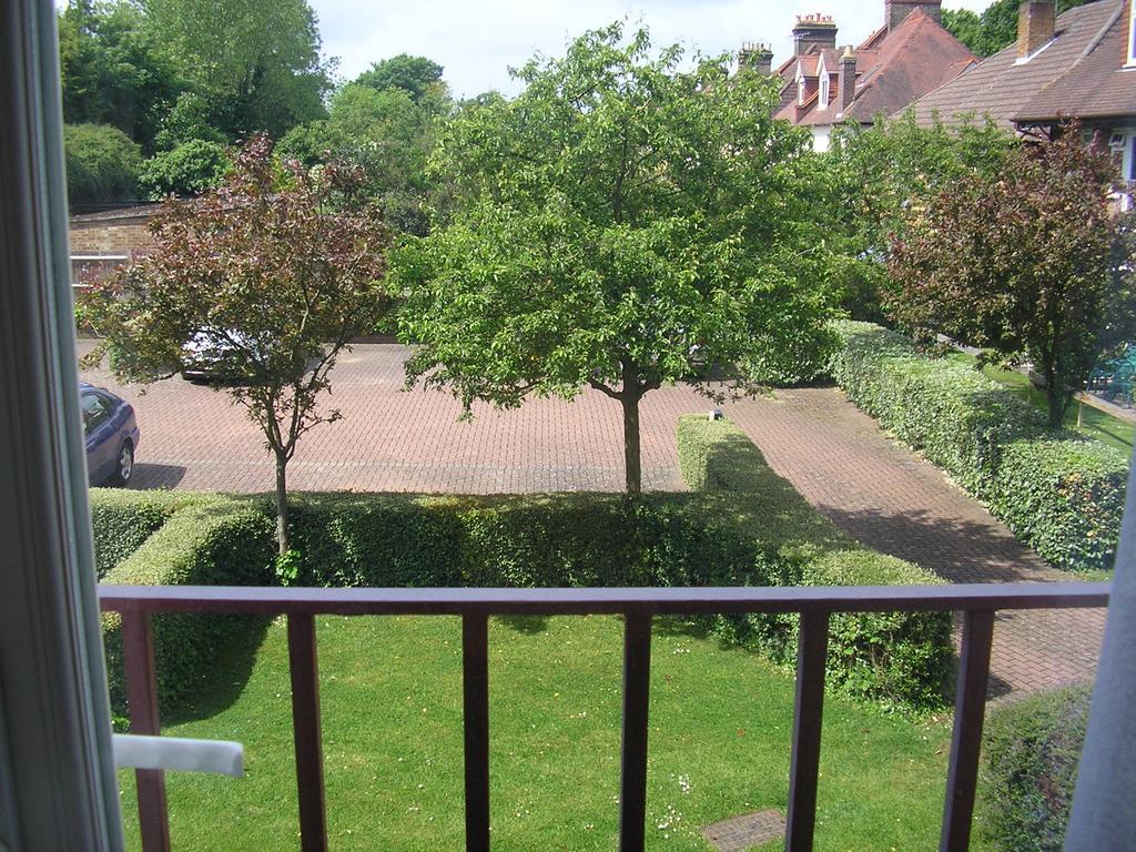 Apartment in Sutton - View 2