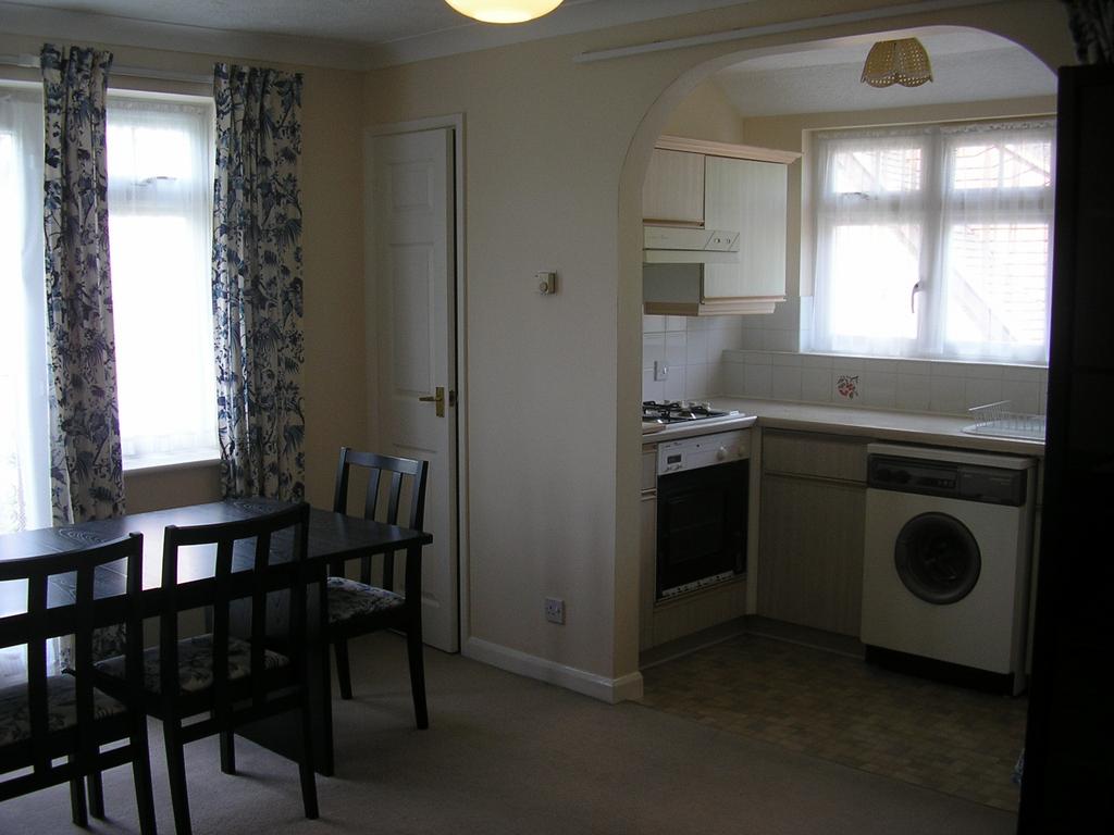 Apartment in Sutton - View 4