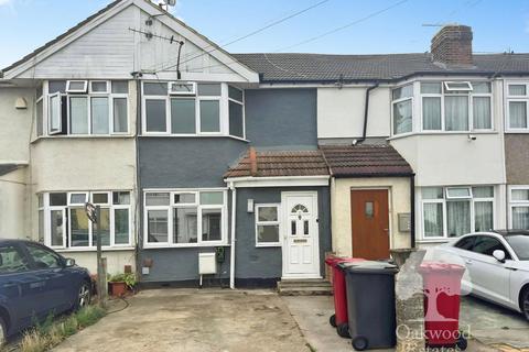 3 bedroom terraced house to rent, Salt Hill Way, Slough SL1