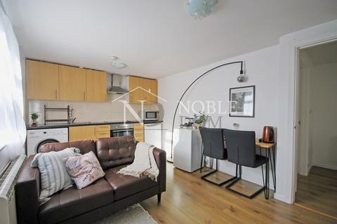 2 bedroom flat to rent, Conway Road, Hounslow