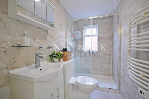 2 bedroom flat to rent, Conway Road, Hounslow