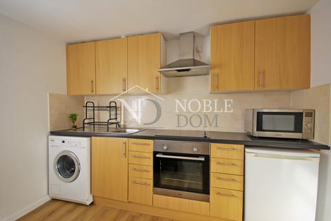 2 bedroom flat to rent, Conway Road, Hounslow