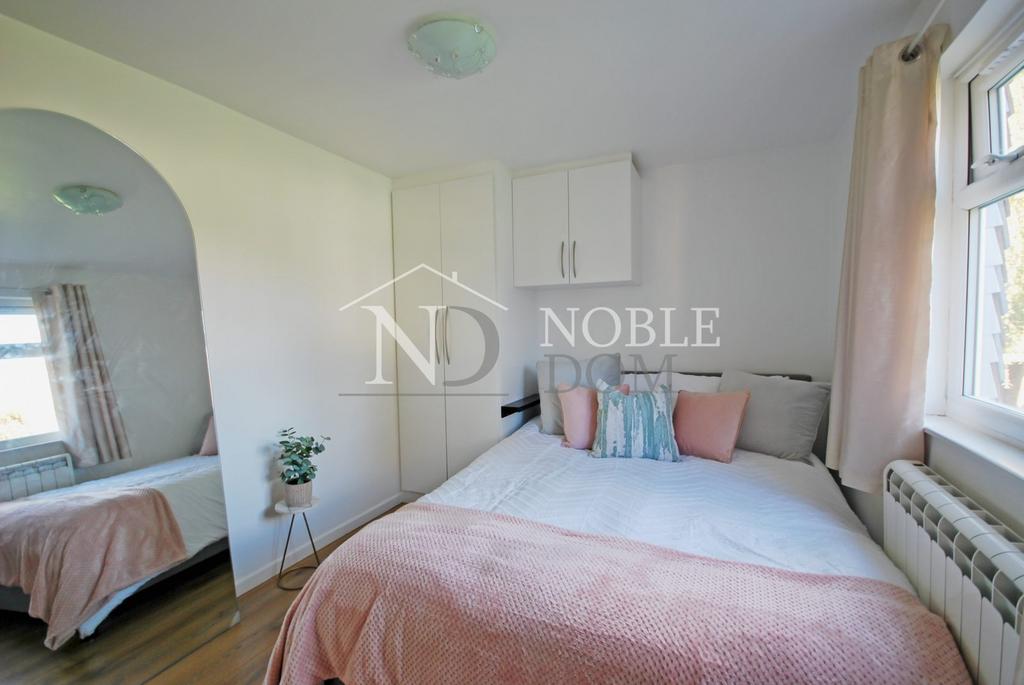 Apartment in Hounslow - View 5