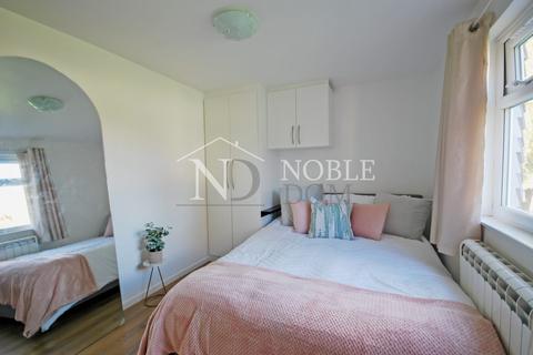2 bedroom flat to rent, Conway Road, Hounslow
