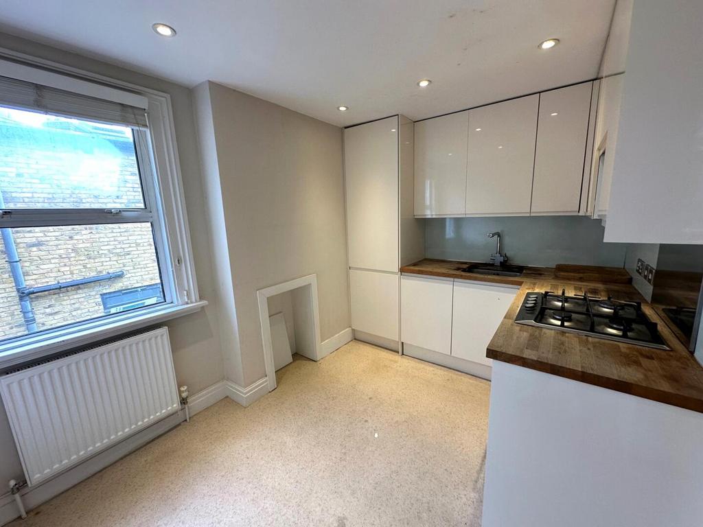 Apartment in Finsbury Park - View 5