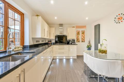 3 bedroom semi-detached house for sale, West Gardens, London, E1W