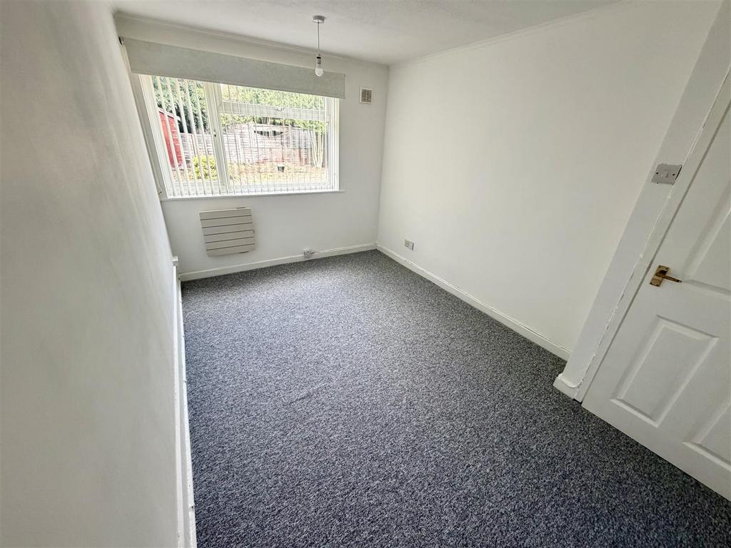 Apartment in Solihull - More