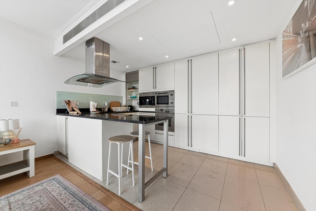 Apartment in London - More