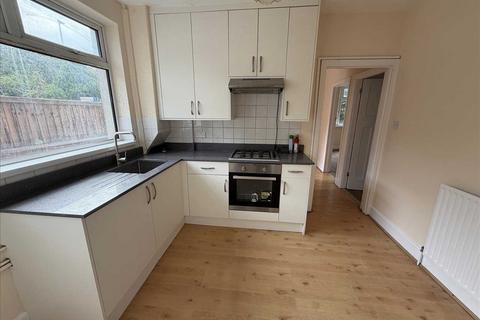 2 bedroom maisonette for sale, Staines Road, Feltham