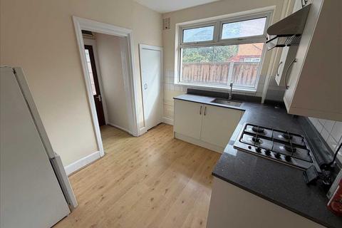 2 bedroom maisonette for sale, Staines Road, Feltham