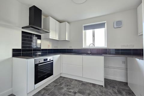 2 bedroom flat to rent, Kinross Court, London, SE6