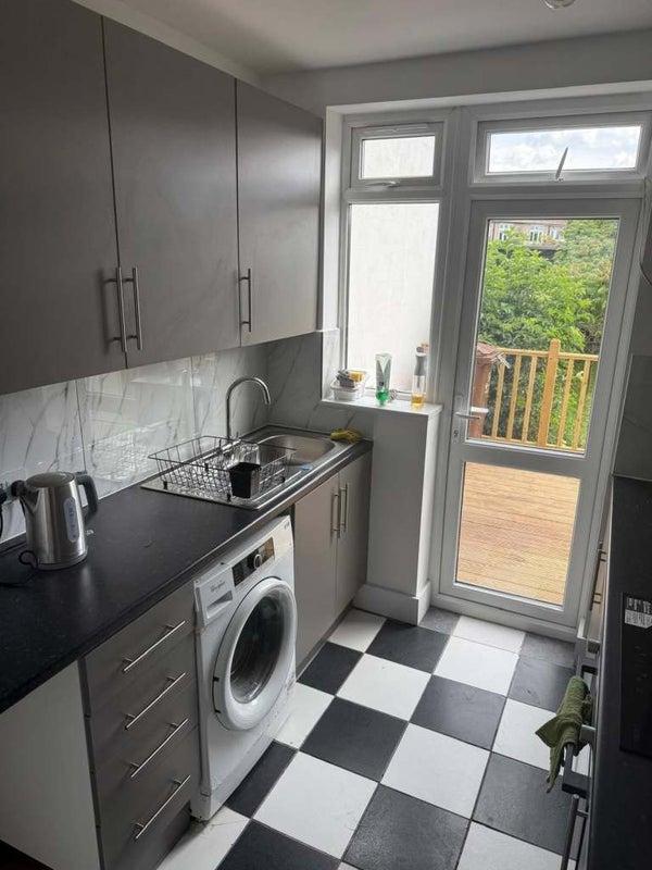 House in Barking - More