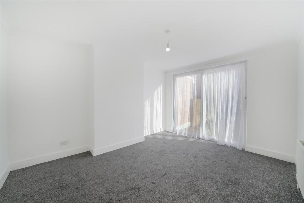 House in London - View 4