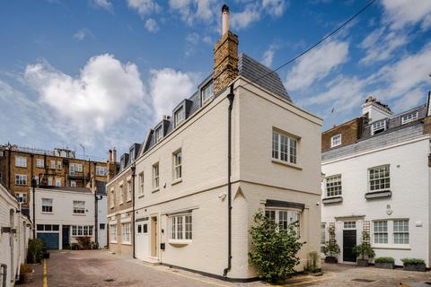Queen's Gate Mews, London