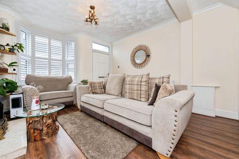 2 bedroom terraced house for sale, Belmont Road, Grays