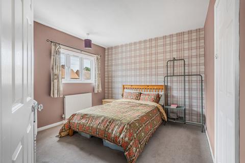4 bedroom semi-detached house for sale, Broomfield Road, Addlestone KT15