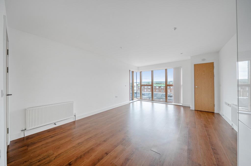 Apartment in Worthing, West Sussex - View 3
