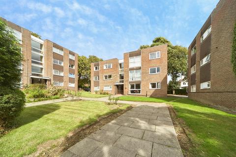 1 bedroom ground floor flat for sale, Kingsway Court, Leeds