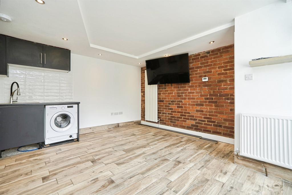 Apartment in Leeds - View 2