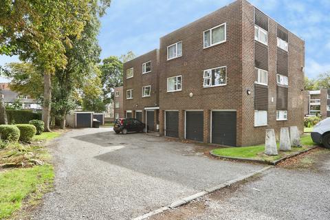 1 bedroom ground floor flat for sale, Kingsway Court, Leeds
