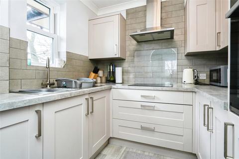 2 bedroom flat to rent, Pittville Circus Road, Cheltenham, GL52