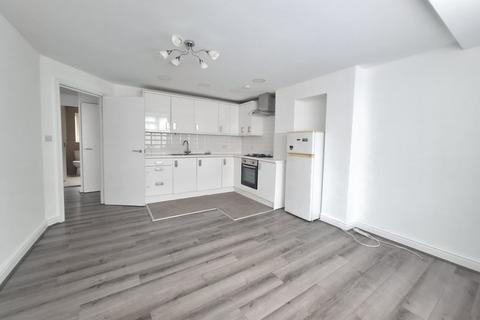 3 bedroom flat to rent, Danes Gate, Harrow HA1