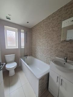 3 bedroom flat to rent, Danes Gate, Harrow HA1