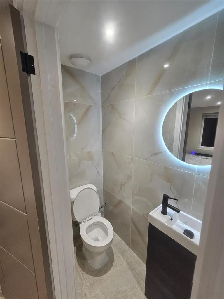 Apartment in Greenford - More