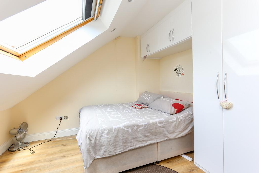 House in London - View 3