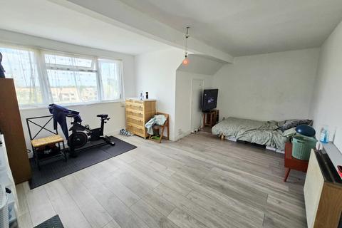 2 bedroom apartment to rent, Newgatestreet Road, Goffs Oak, WALTHAM CROSS