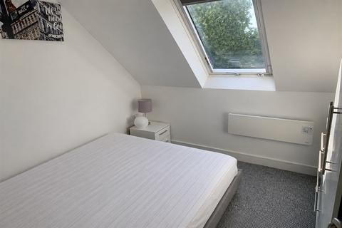 2 bedroom apartment to rent, The Pavilion, Russell Road, NG7 6GB