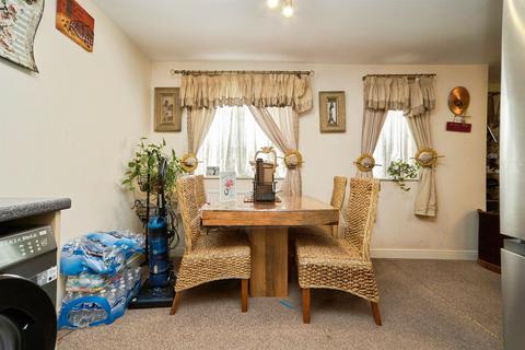 1 bedroom ground floor flat for sale, Oaklands Crescent, Gipton, Leeds